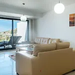 Guestready - A Splendid Sea-View Stay