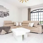 Irene Golf House - Privat Heated Pool & Games Room & Golf