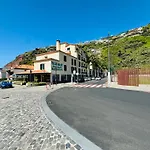 Vale Mar Guest