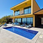 Eden Sun - A Modern Luxury Villa With A Panoramic View