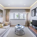Sea View Apartment In Estoril