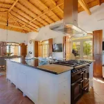 Luxury Villa With Gym, Jacuzzi And Swimming Pool