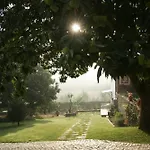 Vila Dos Castanheiros