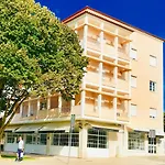 Atlantic Waves Accommodation ~ Carcavelos Beach