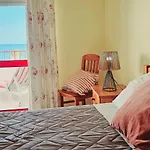 Seaside Serenity: 1Br With Breathtaking Ocean View