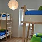 Nazare Hostel - Rooms & Dorms