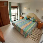 Algarve T1 Apartment W Balcony And Sea View In Armacao De Pera