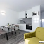 Dona Emilia Guest House & Studio Apartment Building