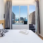 The Jolie - Apartments By The Ocean