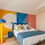 Rent4Rest Estoril Seafront Apartments