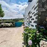 Az Solar Cottage And Secret Garden