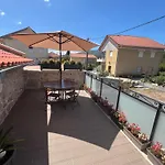 Eido De Bairros - Casa Vinha Da Touca T1