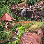 Flores Garden Retreat
