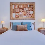 Maresia 2 Bedroom Oceanfront Apartment In Quarteira