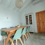 Casa Dos Castanheiros - The White Cottage