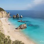Blue House Sesimbra With Parking