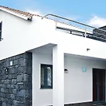 Semi Detached Houses Pra Nha De Baixo Pico Azores