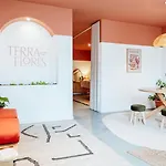 Tomarhousing - Style