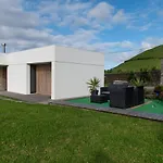 Vila Com Jacuzzi E Estacionamento
