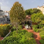 1Bdr Apartment With Garden View By Lovelystay