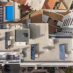 Caravelas 2-Bedroom Apartment With Pool - 50M From The Beach
