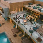 Noah Surf House Portugal