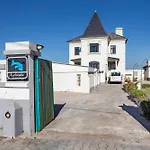 Surfcastle Bnb And Surf School
