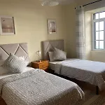 Guest House Santinhos