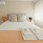 Modern Grand Seaside & Seaview By Vacationy