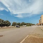 Modern Grand Seaside & Seaview By Vacationy