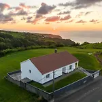 Costa\'S Guest House