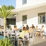 Villa Caparica Hostel