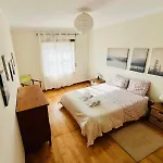 Sandycamps Surf House