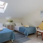 Alvor 3 Bed Apt With Airconditioning, Sea And Poolview Near Beach