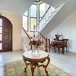 Pearls Beach Villa