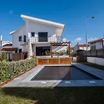 Beguest Sun & Pool House