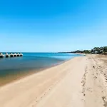 Sunny Villa