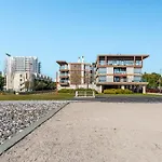 Sunny Villa