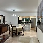 4 Saints Apartement