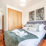 Canico Lodge