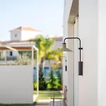 Modern Sea View Villa, Heated Pool,Rooftop Jacuzzi Outdoor Kitchen 12Min Faro Airport
