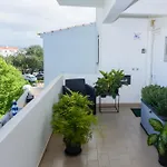 Hillside Studio With Sea View & Fibre Internet