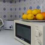 Hillside Studio With Sea View & Fibre Internet
