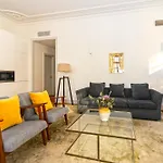 Bacalhoeiros 99 - Beautiful&bright Apartment @ Baixa, Chiado