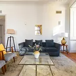 Bacalhoeiros 99 - Beautiful&bright Apartment @ Baixa, Chiado