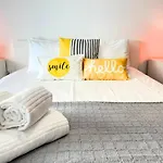 D Wan Deluxe Apartments