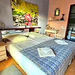 Oceanfront Villa - 8 Rooms, 2 Kitchens With Pool, Billiard Table And Beach-Volleyball Court