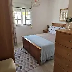 Two Bedroom Apartment, Two Minutes From The Beach