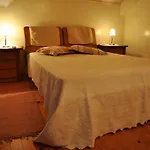 Casa Do Meio Da Vila