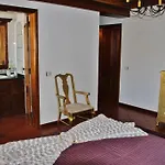Rib\'S House